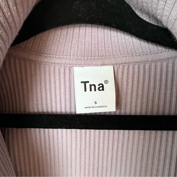 TNA Mock Neck Full Zip Long Sleeve Crop T-Shirt - Picture 8 of 13